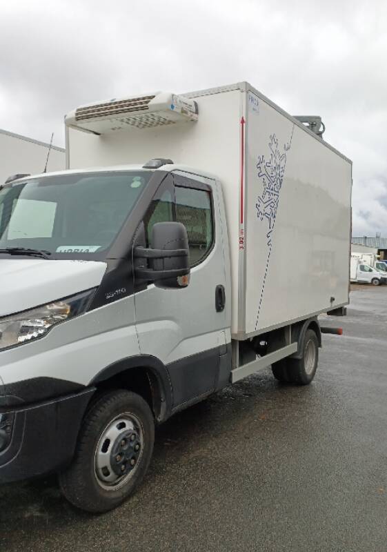 Iveco Daily Chassis Cabine 12M3 140 CV RJ HAYON CAISSE CAZAUX GROUPE THERMOKING V300 MAX 3,5 T