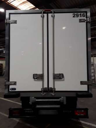 Iveco Daily Chassis Cabine OPTION HAYON - 12M3 140 CV RJ CAISSE CAZAUX GROUPE CARRIER XARIOS 350 3,5 T