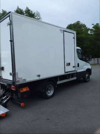 Iveco Daily Chassis Cabine 12M3 140 CV RJ HAYON CAISSE CAZAUX GROUPE THERMOKING V300 MAX 3,5 T