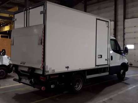 Iveco Daily Chassis Cabine 12M3 140 CV RJ HAYON CAISSE CAZAUX GROUPE THERMOKING V300 MAX 3,5 T