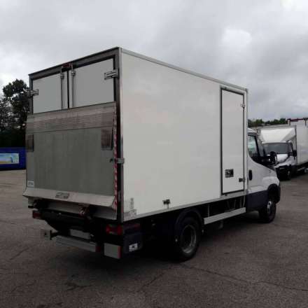 Iveco Daily Chassis Cabine 12M3 140 CV RJ HAYON CAISSE CAZAUX GROUPE THERMOKING V300 MAX 3,5 T