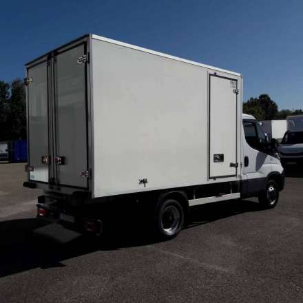 Iveco Daily Chassis Cabine OPTION HAYON - 12M3 140 CV RJ CAISSE CAZAUX GROUPE THERMOKING V300 MAX 3,5 T