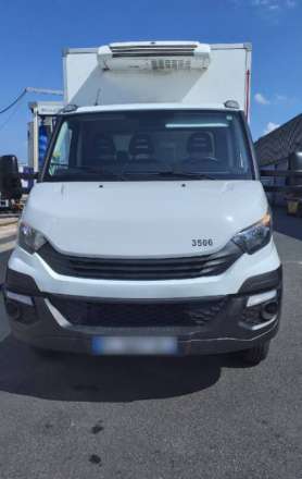 Iveco Daily Chassis Cabine 12M3 140 CV RJ HAYON CAISSE CAZAUX GROUPE THERMOKING V300 MAX 3,5 T