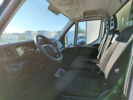 Iveco Daily Chassis Cabine 12M3 160 CV RJ HAYON CAISSE CAZAUX GROUPE CARRIER PULSOR 400 MT 3,5 T