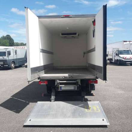 Iveco Daily Chassis Cabine 12M3 140 CV RJ HAYON CAISSE CAZAUX GROUPE THERMOKING V300 MAX 3,5 T