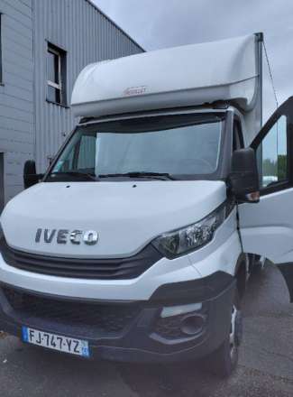 Iveco Daily Chassis Cabine 20M3 136 CV FOURGON RJ HAYON 3,5 T