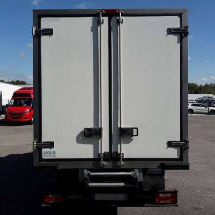 Iveco Daily Chassis Cabine OPTION HAYON - 12M3 140 CV RJ CAISSE CAZAUX GROUPE CARRIER XARIOS 350 3,5 T