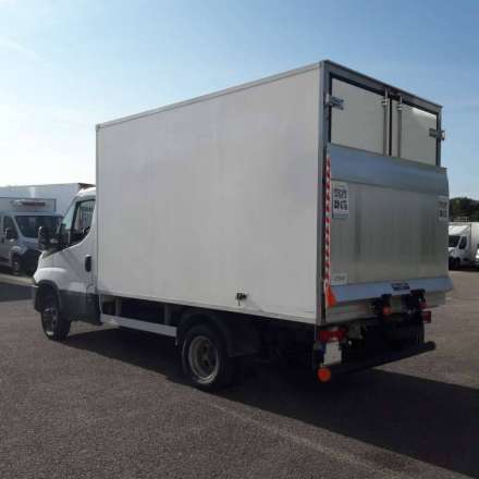 Iveco Daily Chassis Cabine 12M3 140 CV RJ HAYON CAISSE CAZAUX GROUPE THERMOKING V300 MAX 3,5 T