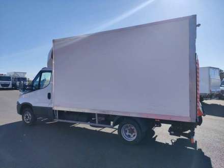 Iveco Daily Fourgon 20M3 136 CV FOURGON RJ HAYON 3,5 T