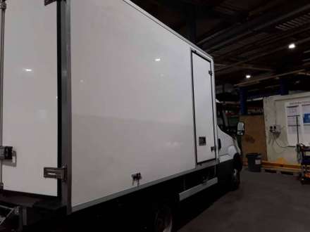 Iveco Daily Chassis Cabine OPTION HAYON - 12M3 140 CV RJ CAISSE CAZAUX GROUPE THERMOKING V300 MAX 3,5 T