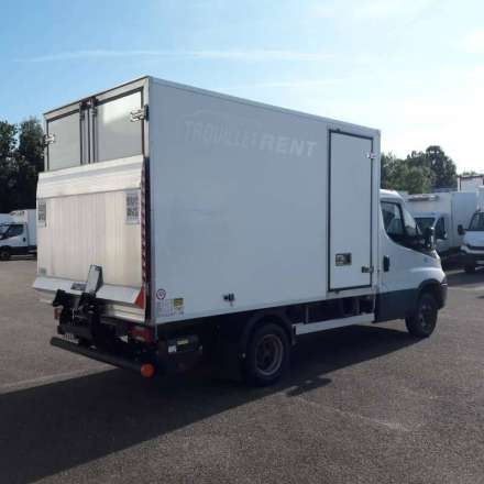 Iveco Daily Chassis Cabine 12M3 140 CV RJ HAYON CAISSE CAZAUX GROUPE THERMOKING V300 MAX 3,5 T