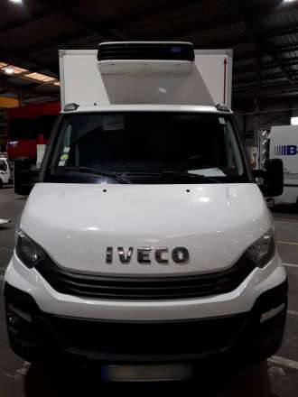 Iveco Daily Chassis Cabine OPTION HAYON - 12M3 140 CV RJ CAISSE CAZAUX GROUPE CARRIER XARIOS 350 3,5 T