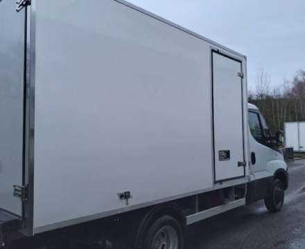 Iveco Daily Chassis Cabine OPTION HAYON - 12M3 140 CV RJ CAISSE CAZAUX GROUPE THERMOKING V300 MAX 3,5 T