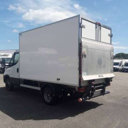 Iveco Daily Chassis Cabine 12M3 140 CV RJ HAYON CAISSE CAZAUX GROUPE THERMOKING V300 MAX 3,5 T