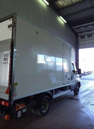 Iveco Daily Chassis Cabine 12M3 160 CV RJ HAYON GROUPE PULSOR MT 400 3,5 T