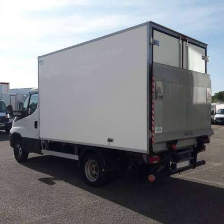 Iveco Daily Chassis Cabine 12M3 140 CV RJ HAYON CAISSE CAZAUX GROUPE THERMOKING V300 MAX 3,5 T