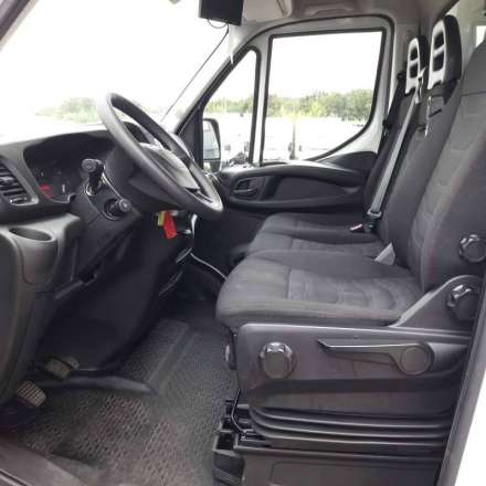 Iveco Daily Chassis Cabine 12M3 140 CV RJ HAYON CAISSE CAZAUX GROUPE THERMOKING V300 MAX 3,5 T